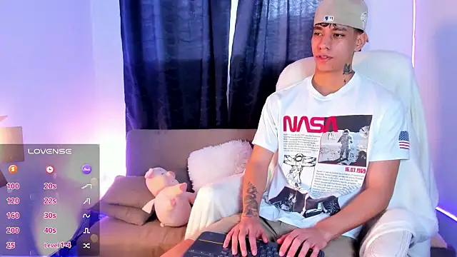 Josep Davies online show from February 9, 2025, 10:00 pm