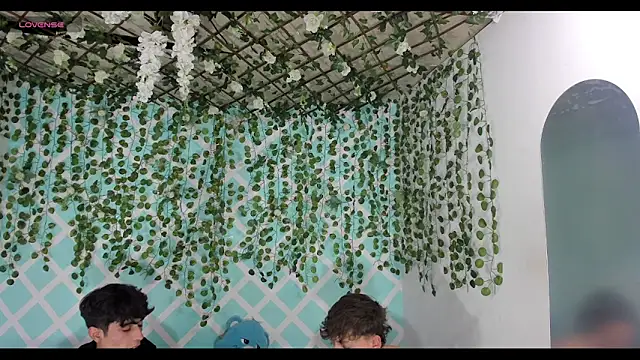 oliverhot2005 online show from January 12, 2026, 1:22 am