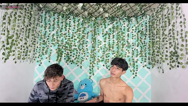 oliverhot2005 online show from January 13, 2026, 1:55 am