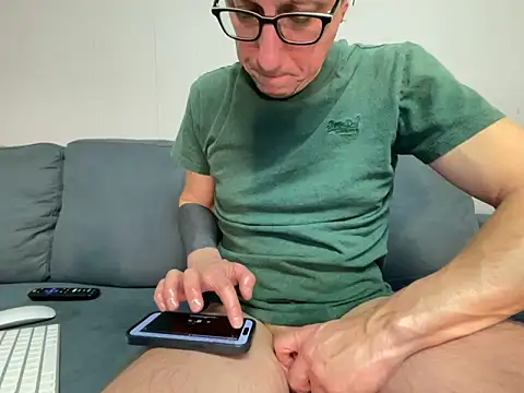 mouser21212 online show from January 7, 2025, 10:30 pm