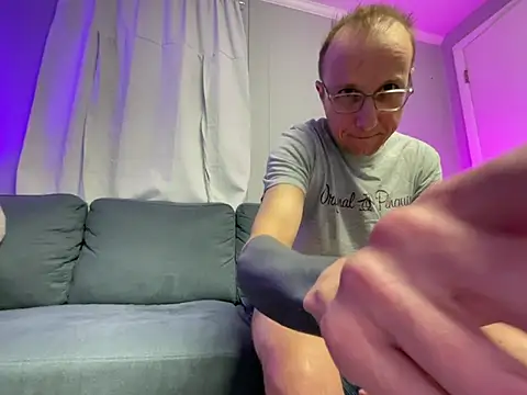 mouser21212 online show from March 21, 2025, 12:29 am