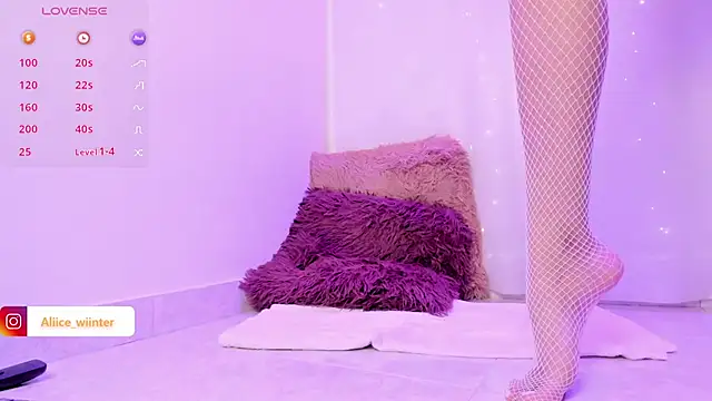 Alice winter  online show from December 12, 2024, 3:10 am