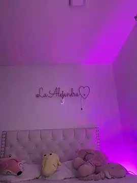 alee lenoxx online show from March 23, 2025, 6:05 am