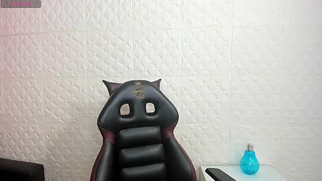 Alessandraa ferri  online show from December 4, 2024, 9:02 pm