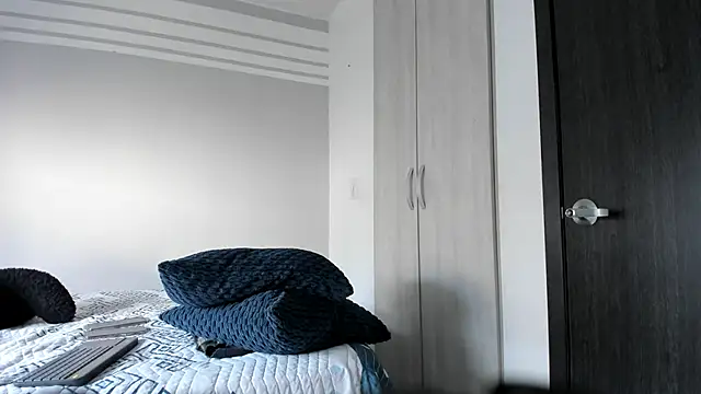 Snapshot of karlina_charlotte1 chatting on February 28, 2025, 1:14 pm karlina charlotte1 online show from February 28, 2025, 1:14 pm