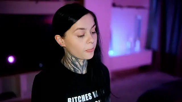 Snapshot of AcidPie chatting on October 9, 2025, 7:56 pm AcidPie online show from October 9, 2025, 7:56 pm