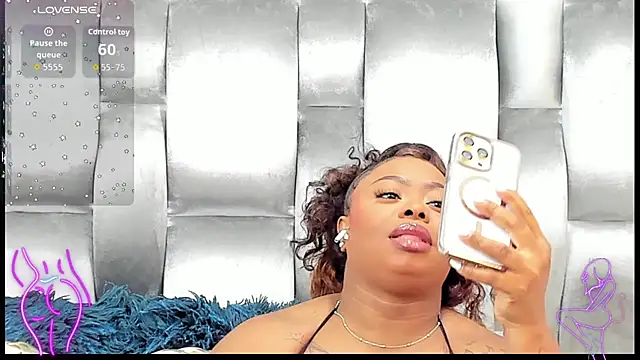 CamilaBenitez online show from September 15, 2025, 10:10 pm