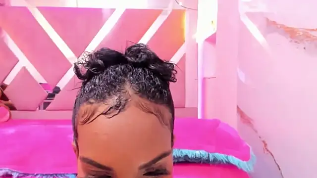 Scarlett-Bonnet online show from February 8, 2025, 8:09 am