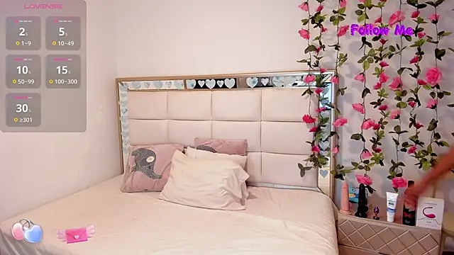 Vicky Freedom online show from December 19, 2024, 2:23 am