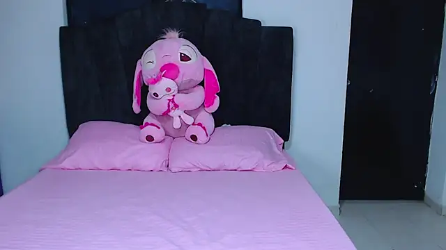 Ariel Zeo1 online show from February 26, 2026, 7:13 pm