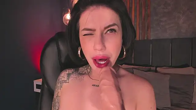 Hannah Borbon online show from March 21, 2025, 5:43 am