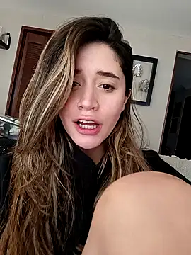 maliciaworld online show from February 2, 2025, 8:08 pm