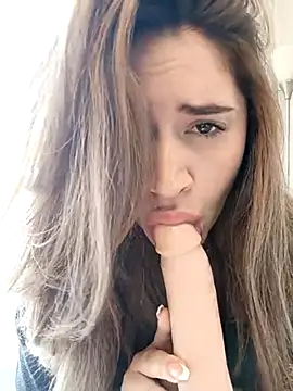 maliciaworld online show from March 7, 2025, 5:06 pm