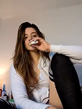 maliciaworld online show from September 13, 2025, 10:20 pm