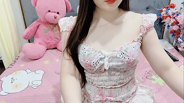 Snapshot of Funikio chatting on April 3, 2026, 1:31 pm Funikio online show from April 3, 2026, 1:31 pm