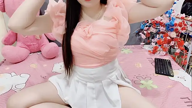 Snapshot of Funikio chatting on April 9, 2026, 2:33 am Funikio online show from April 9, 2026, 2:33 am