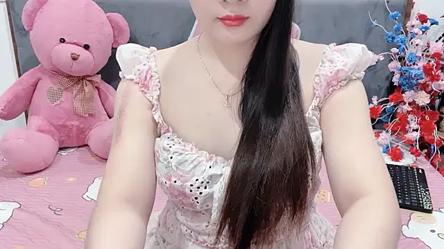 Snapshot of Funikio chatting on May 4, 2026, 12:39 am Funikio online show from May 4, 2026, 12:39 am