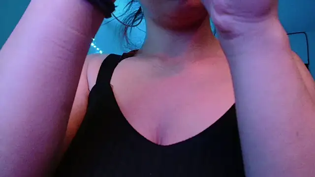 Aylinn diaz online show from June 26, 2026, 10:52 am