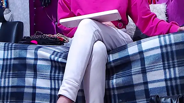 AyshaScott online show from February 7, 2025, 12:17 pm