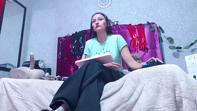 AyshaScott online show from April 12, 2026, 3:17 pm