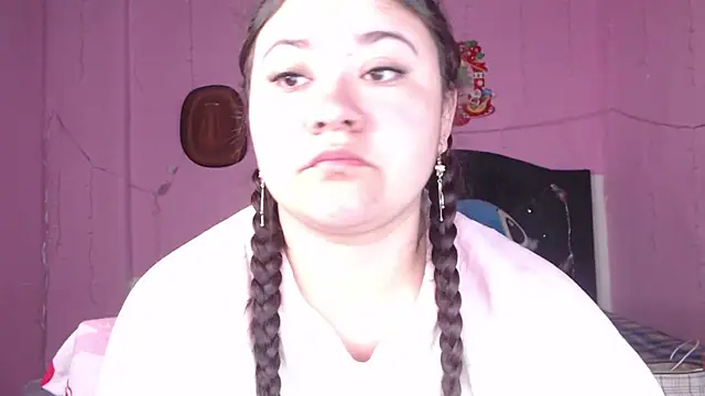 NikkiRous  online show from February 9, 2025, 1:14 pm