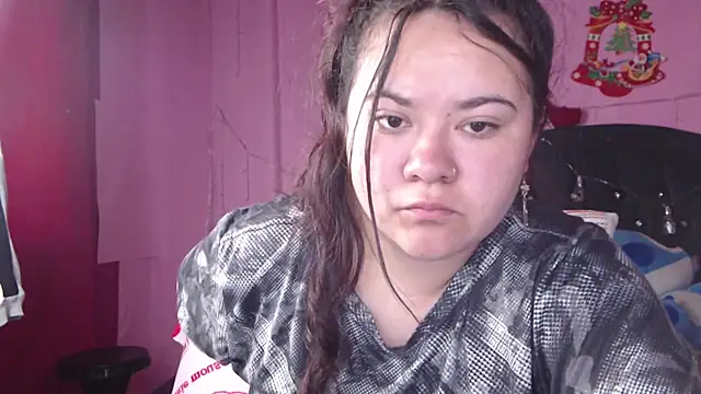 NikkiRous  online show from February 13, 2025, 12:43 pm