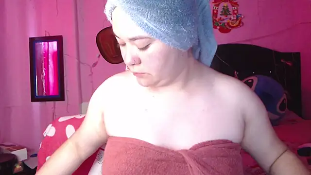 NikkiRous  online show from November 23, 2025, 1:44 pm