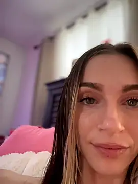 BrattyBae xo online show from April 10, 2026, 4:12 pm