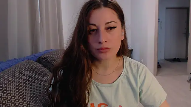 Snapshot of Helen_Adams_ chatting on July 20, 2026, 5:33 am Helen Adams online show from July 20, 2026, 5:33 am