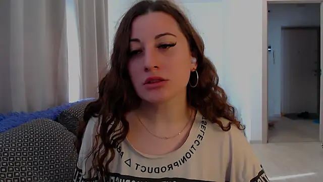 Snapshot of Helen_Adams_ chatting on July 22, 2026, 5:54 am Helen Adams online show from July 22, 2026, 5:54 am