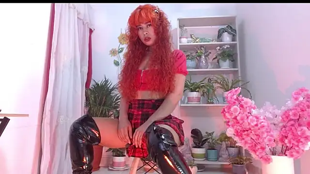 misspandora  online show from September 19, 2025, 1:12 pm