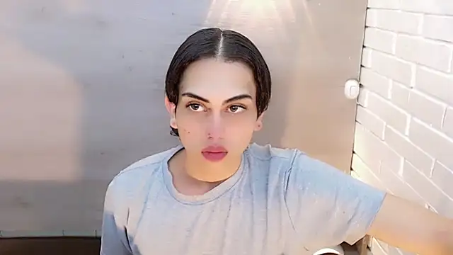 Daniela Pink  online show from October 14, 2025, 7:36 pm