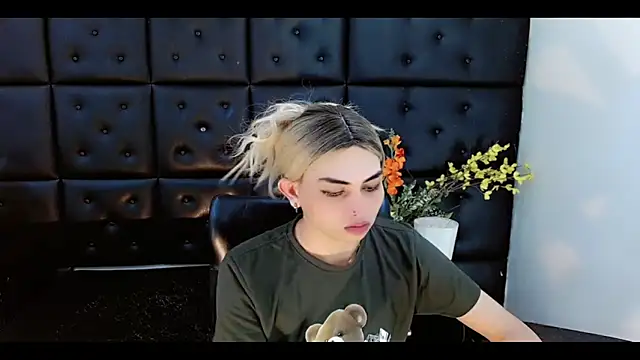 Daniela Pink  online show from February 11, 2026, 7:30 pm