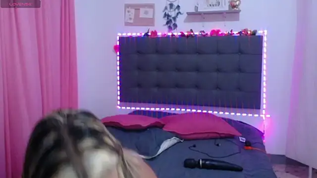 LenaDIaz online show from October 30, 2025, 10:21 pm