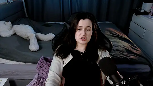 KiraYammy online show from January 4, 2025, 10:24 pm