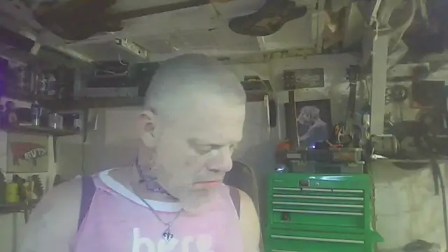 Snapshot of MagicAdmiralty5 chatting on May 8, 2026, 2:39 am MagicAdmiralty5 online show from May 8, 2026, 2:39 am