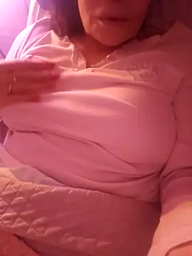 aubade246 online show from March 16, 2025, 9:58 pm