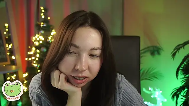 Snapshot of Sarah_Son chatting on December 31, 2024, 11:31 am Sarah Son online show from December 31, 2024, 11:31 am
