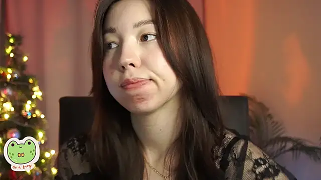 Snapshot of Sarah_Son chatting on January 4, 2025, 5:48 am Sarah Son online show from January 4, 2025, 5:48 am