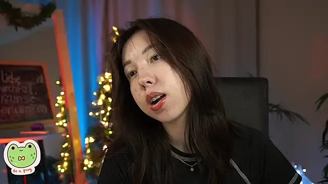 Snapshot of Sarah_Son chatting on January 9, 2025, 11:47 am Sarah Son online show from January 9, 2025, 11:47 am