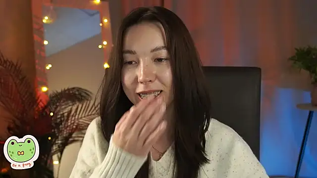 Snapshot of Sarah_Son chatting on January 12, 2025, 12:33 pm Sarah Son online show from January 12, 2025, 12:33 pm