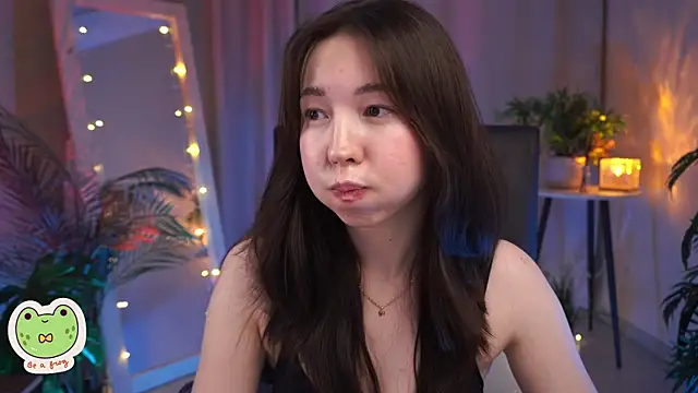 Snapshot of Sarah_Son chatting on February 4, 2025, 8:46 am Sarah Son online show from February 4, 2025, 8:46 am