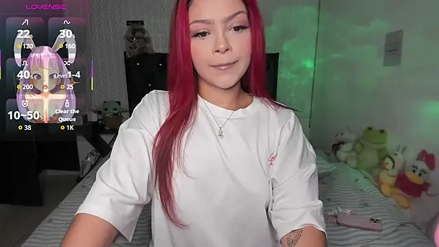 Snapshot of redgirlofficial chatting on May 28, 2026, 12:30 am redgirlofficial online show from May 28, 2026, 12:30 am