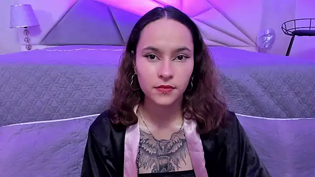 AnnyThompson  online show from January 11, 2025, 7:49 pm