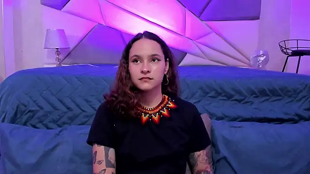 AnnyThompson  online show from January 18, 2025, 8:40 pm