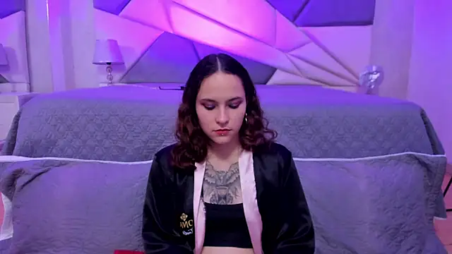 AnnyThompson  online show from February 5, 2025, 9:29 pm