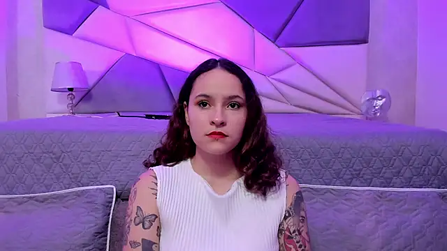 AnnyThompson  online show from February 8, 2025, 10:19 pm