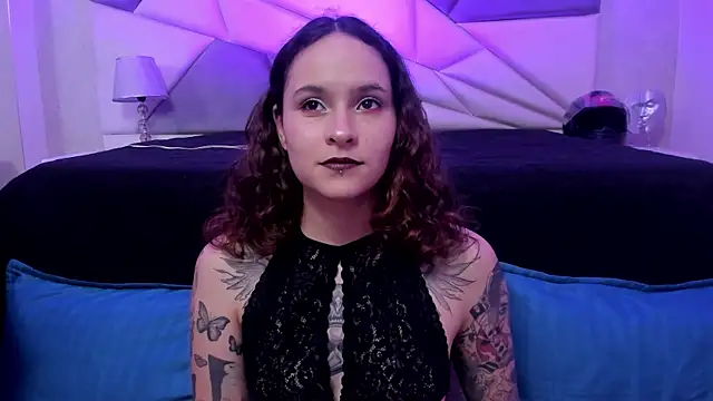 AnnyThompson  online show from February 13, 2025, 9:17 pm