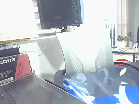 dirtytw0230 online show from December 20, 2025, 10:39 pm