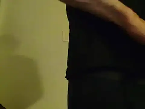 Snapshot of L0cKyseven77 chatting on February 11, 2025, 12:49 am L0cKyseven77 online show from February 11, 2025, 12:49 am